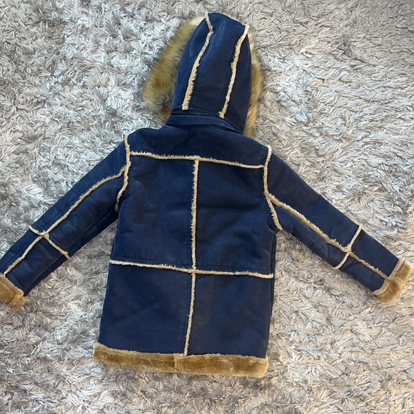 J.C Shearling Coat - Picture 4 of 6